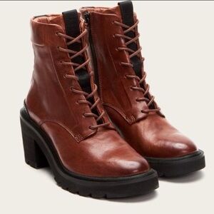 FRYE Savannah Leather Lace Up in Cognac